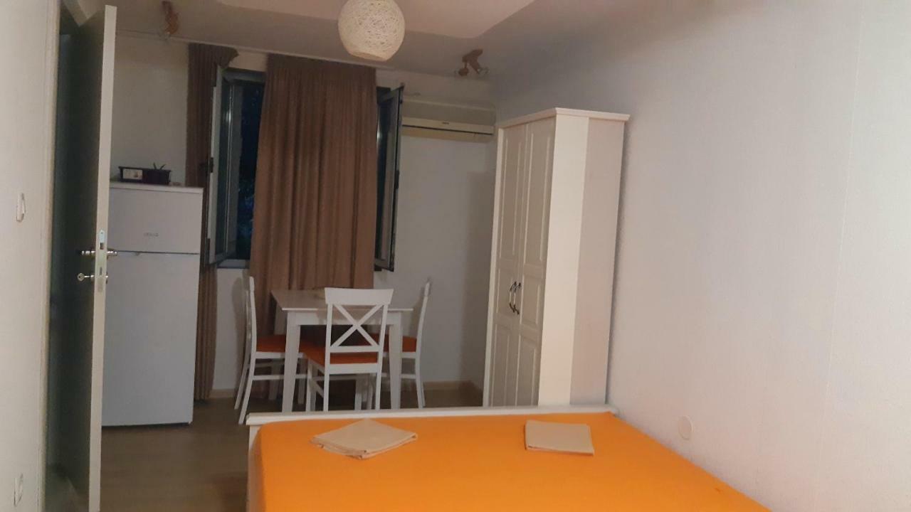 Studio Bella